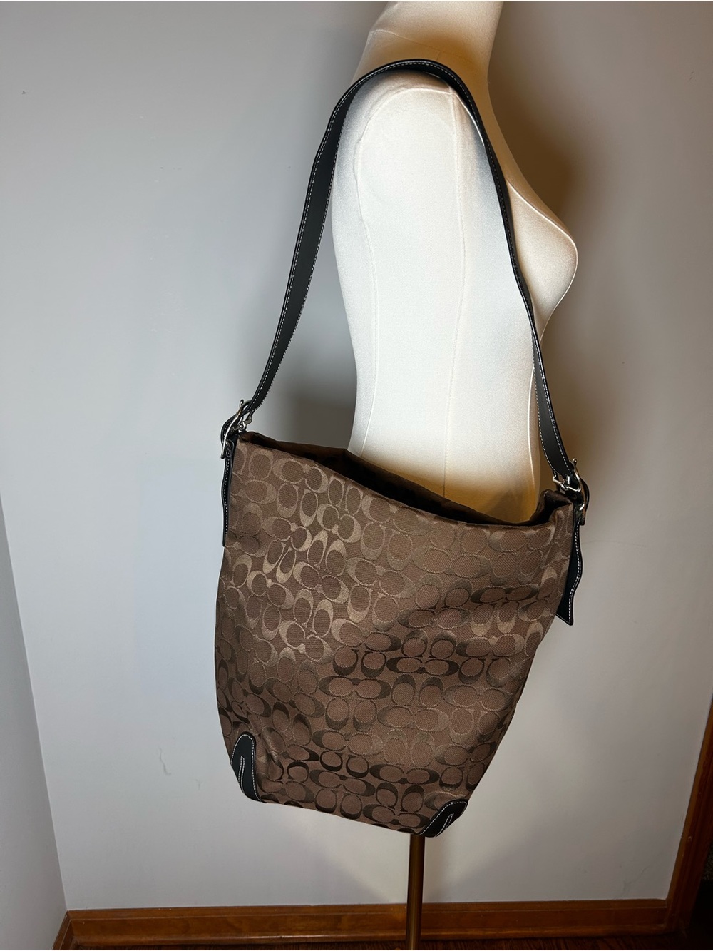 Coach Signature Canvas & Large Brown Bucket/Hobo Bag G15-6083